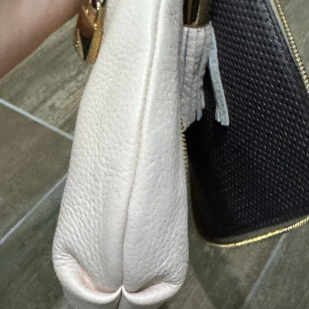 G.I.L.I. Cream Shoulder Bag with Flap Closure and Tassel